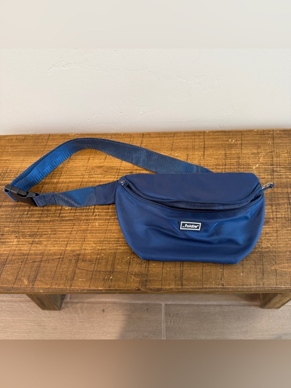 NWOT The Foldie Crossbody Bag in Navy Blue RFID Blocking - Picture 3 of 10